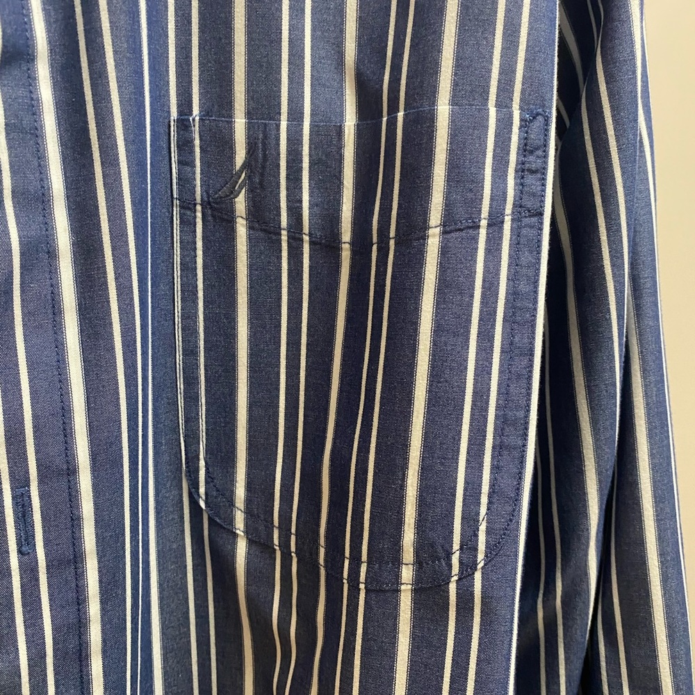 NAUTICA. Size L - Picture 2 of 6